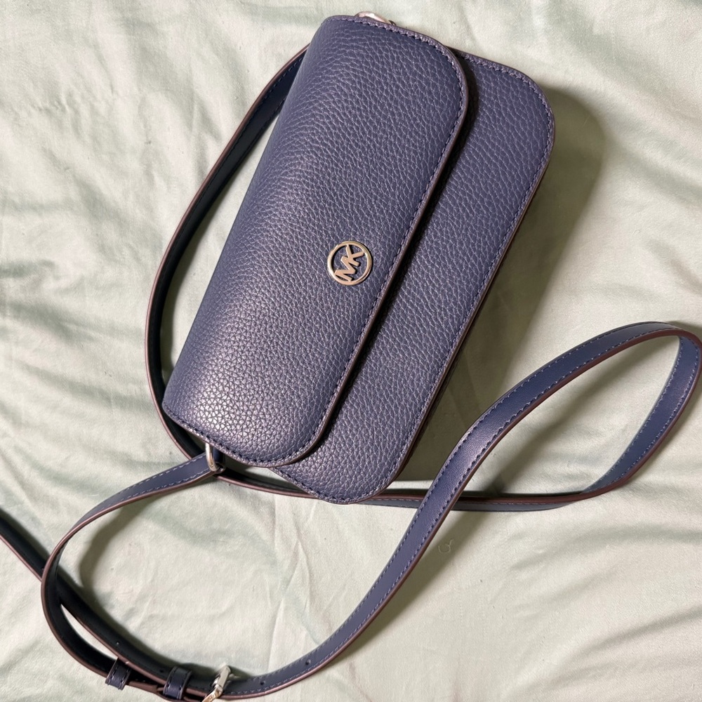 Michael Kors- Jet Set Travel Small Pebbled Leather Crossbody Bag ✨
